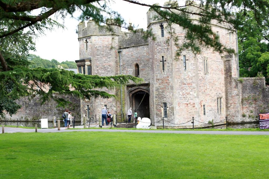 The Ancient Gatehouse & Rugantino Restaurant Hotel Wells Exterior foto